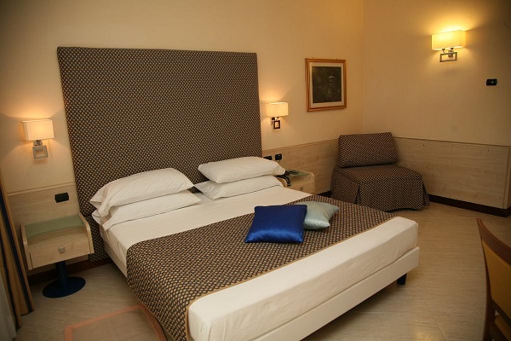 Hotel Resort Lido Degli Aranci Vibo Valentia Exterior photo