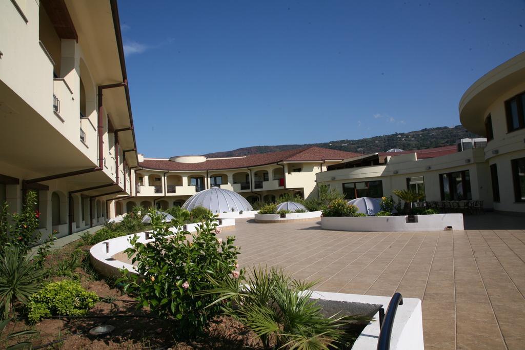 Hotel Resort Lido Degli Aranci Vibo Valentia Exterior photo